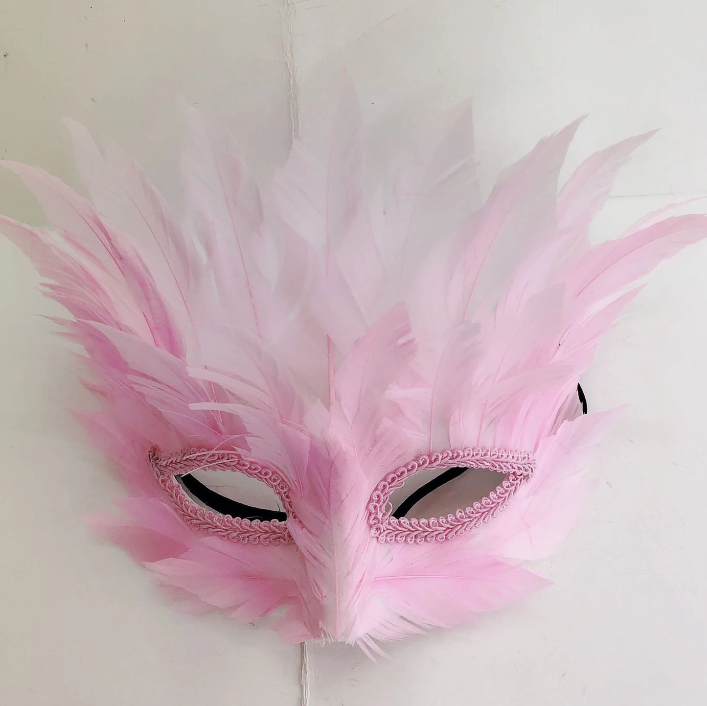 Seductive Eagle Feather Mask – Sexy Bird-Inspired Cosplay & Masquerade Mask