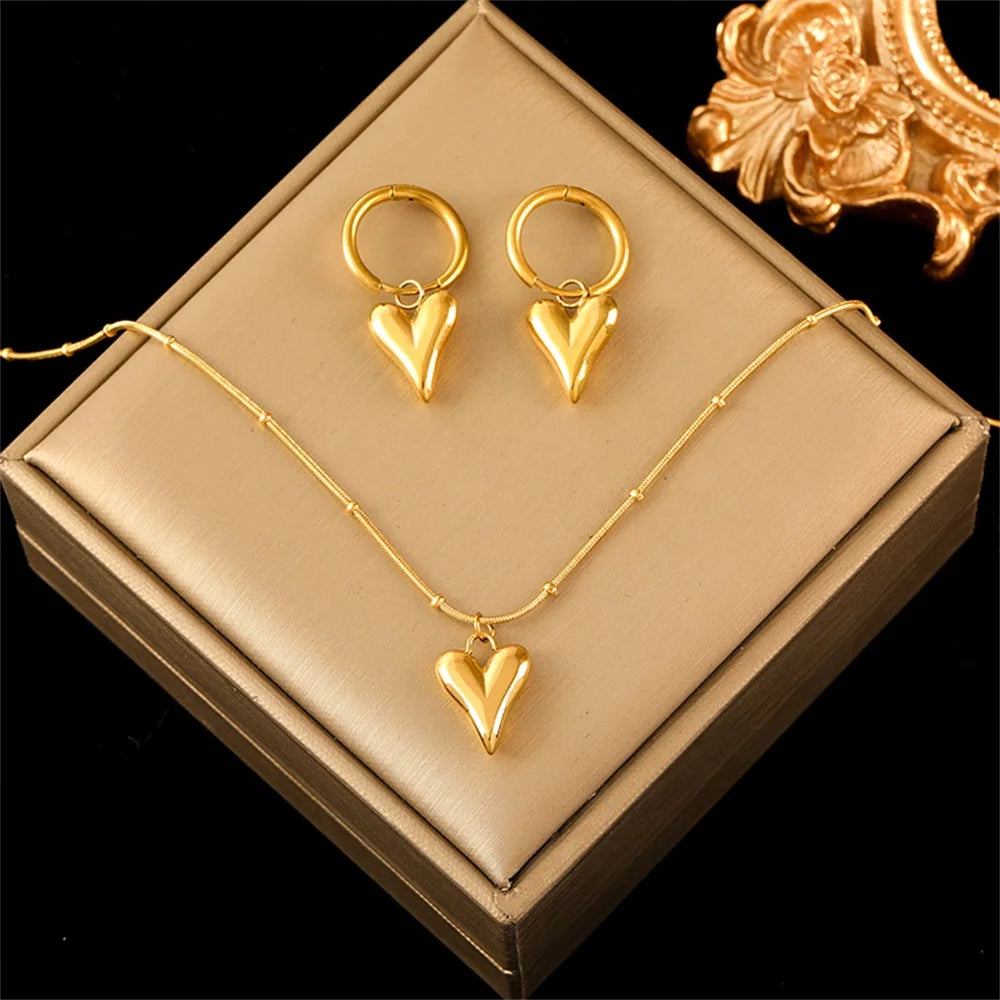 Radiant Love 18K Gold Jewellery Set