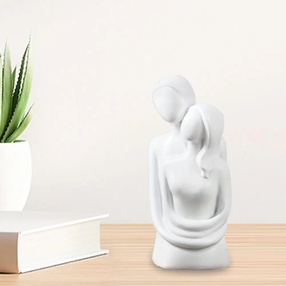 Embrace Couple Statue – Nordic Resin Figurine | Romantic Home Decor for Living Room, Bedroom & Office