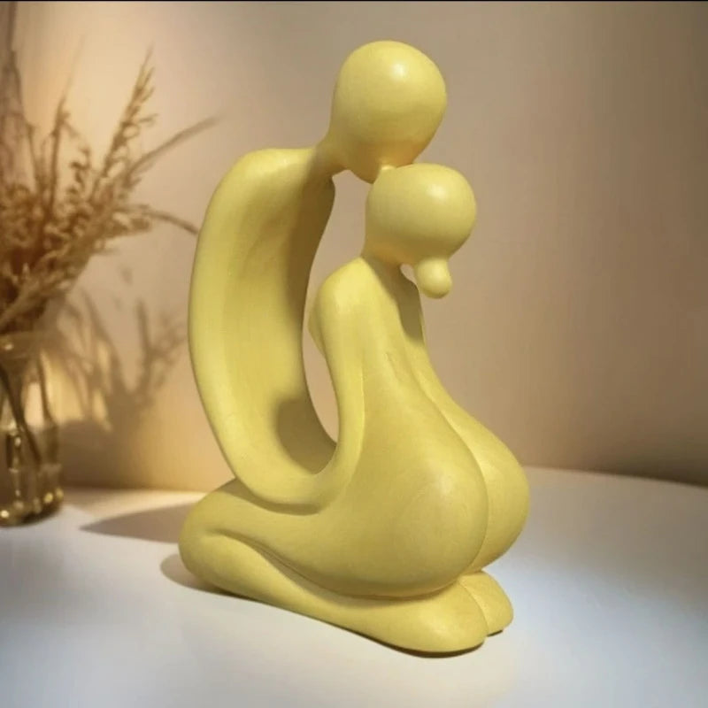 Handcrafted Wooden Boxwood Couple Figurines – Realistic Miniature Carvings for Home Décor & Unique Gifts