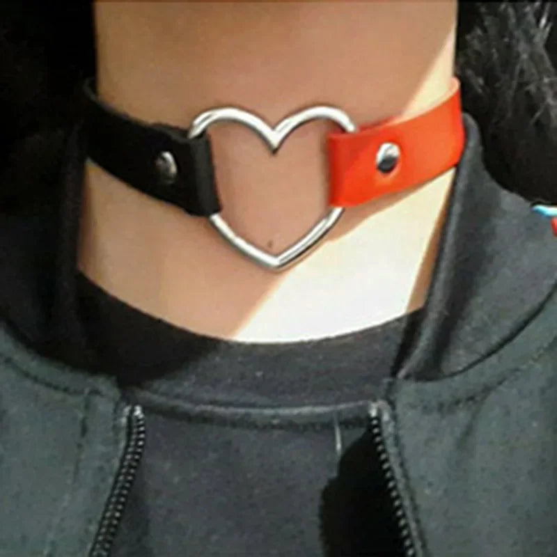 Vintage Fashion Sexy Heart Charm Neck Collar Choker Gothic Collar Necklace Gothic Heart Lock Harajuku Women Gift Black Leather Punk Choker Necklace
