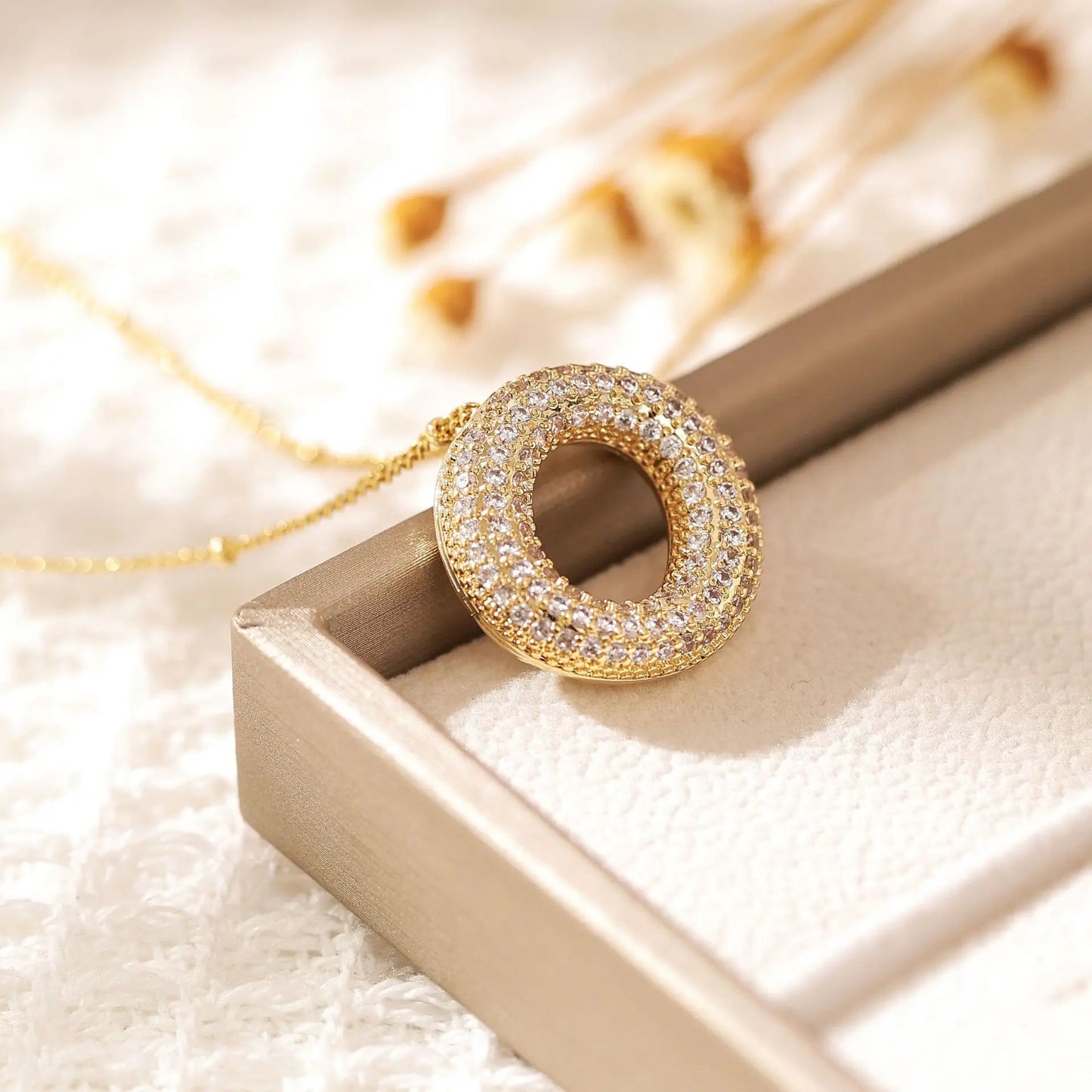 Gold-Plated Zircon Initial Necklace – A–Z Balloon Letter Pendant, Minimalist Collarbone Chain for Women