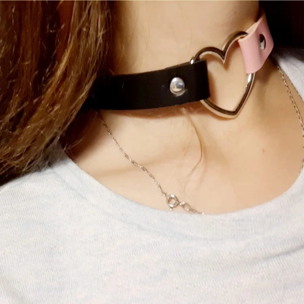 Vintage Fashion Sexy Heart Charm Neck Collar Choker Gothic Collar Necklace Gothic Heart Lock Harajuku Women Gift Black Leather Punk Choker Necklace