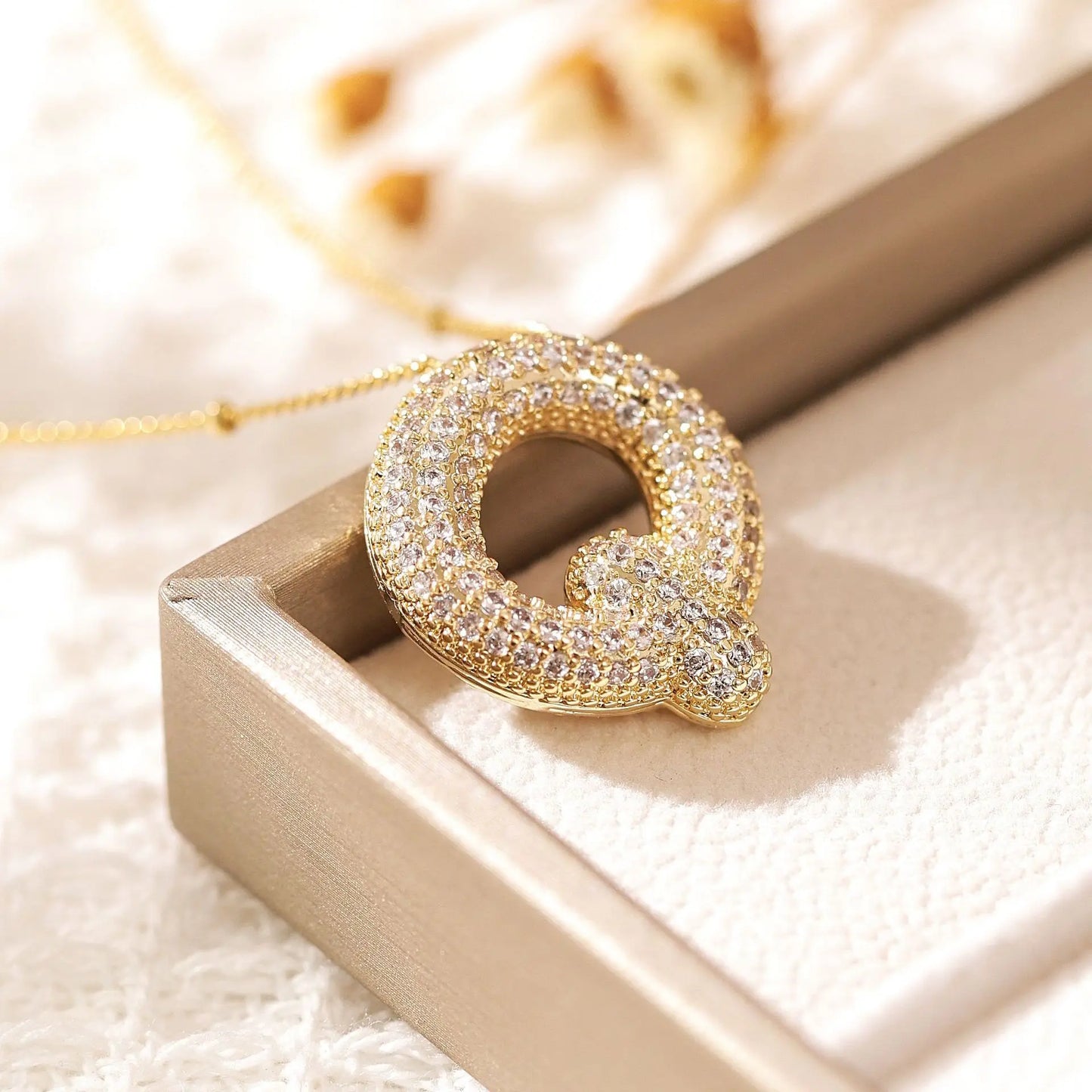 Gold-Plated Zircon Initial Necklace – A–Z Balloon Letter Pendant, Minimalist Collarbone Chain for Women