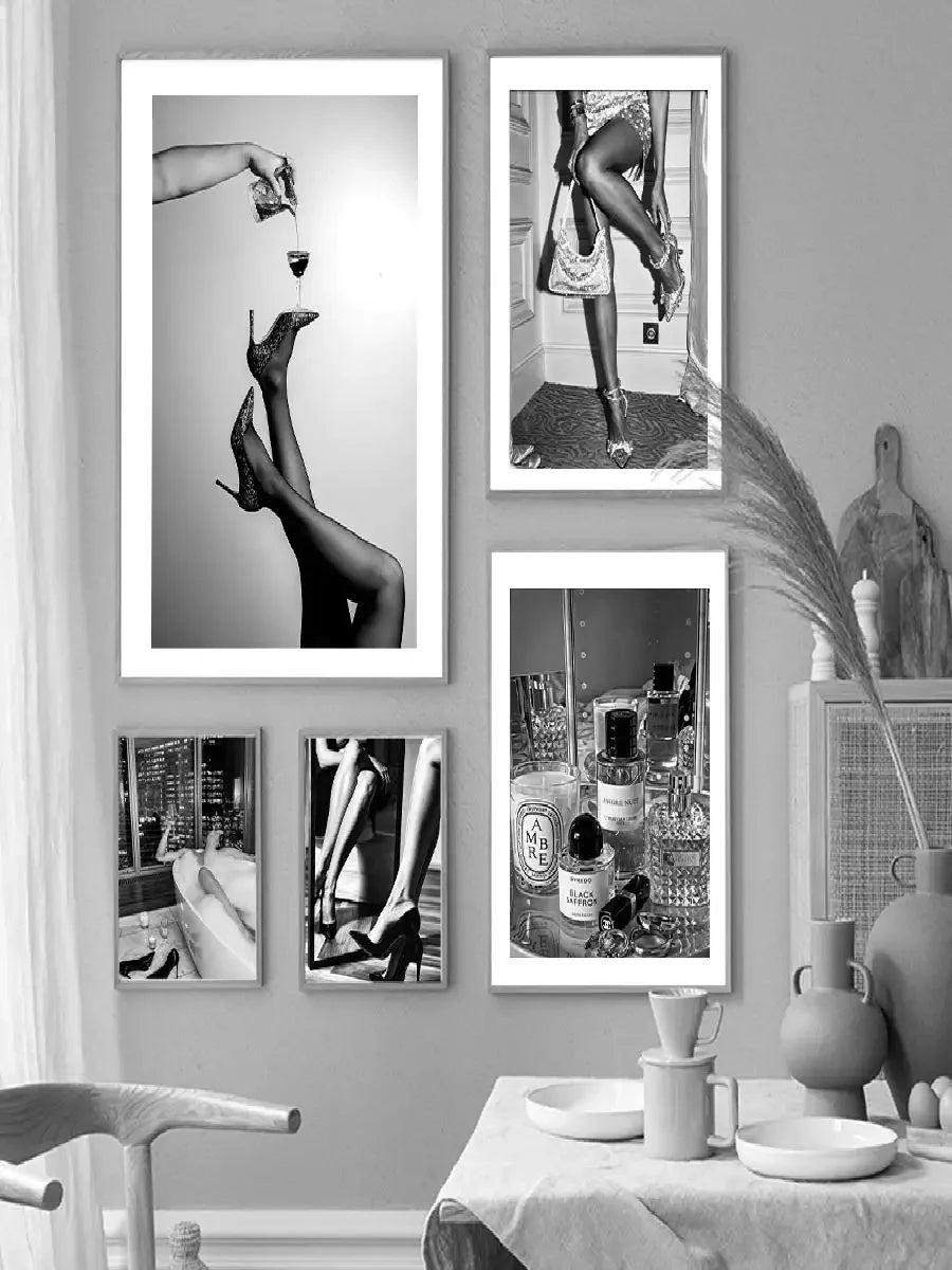Champagne Elegance – Black & White Beauty Art