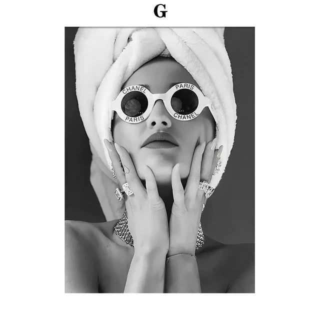 Champagne Elegance – Black & White Beauty Art