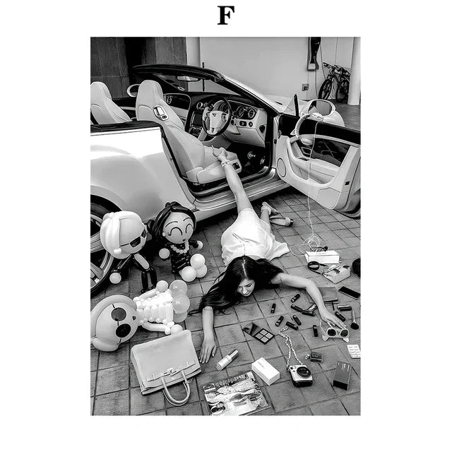 Champagne Elegance – Black & White Beauty Art