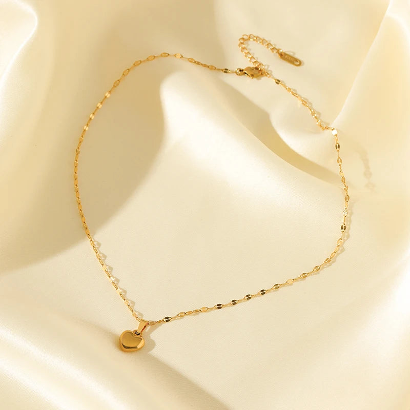 Radiant Love 18K Gold Jewellery Set