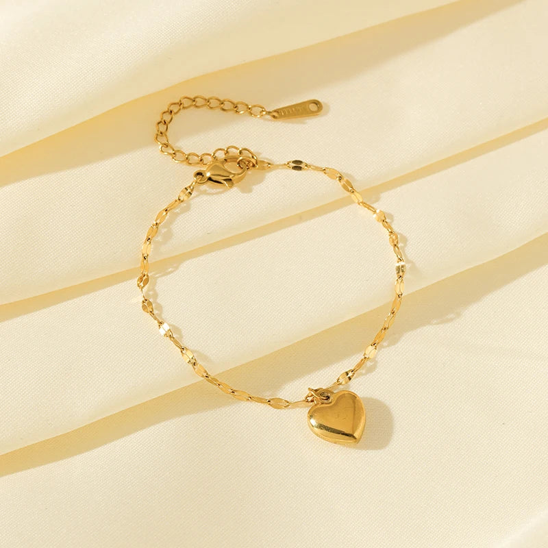 Radiant Love 18K Gold Jewellery Set