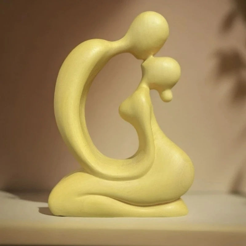 Handcrafted Wooden Boxwood Couple Figurines – Realistic Miniature Carvings for Home Décor & Unique Gifts